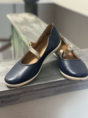 Clarks Navy Mary Jane Flats with Metallic Gold Strap